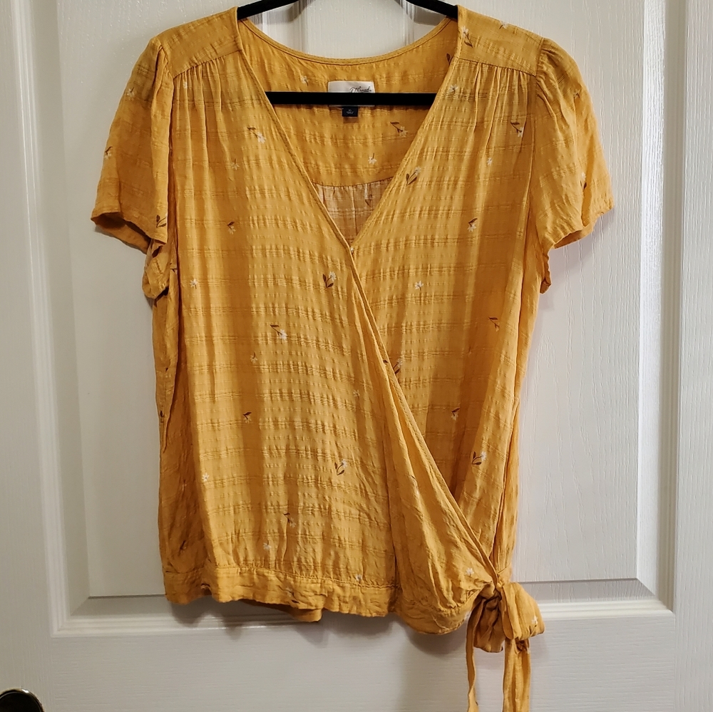 Universal Thread Short Sleeve Golden Yellow Floral Wrap Boho Blouse Size XL